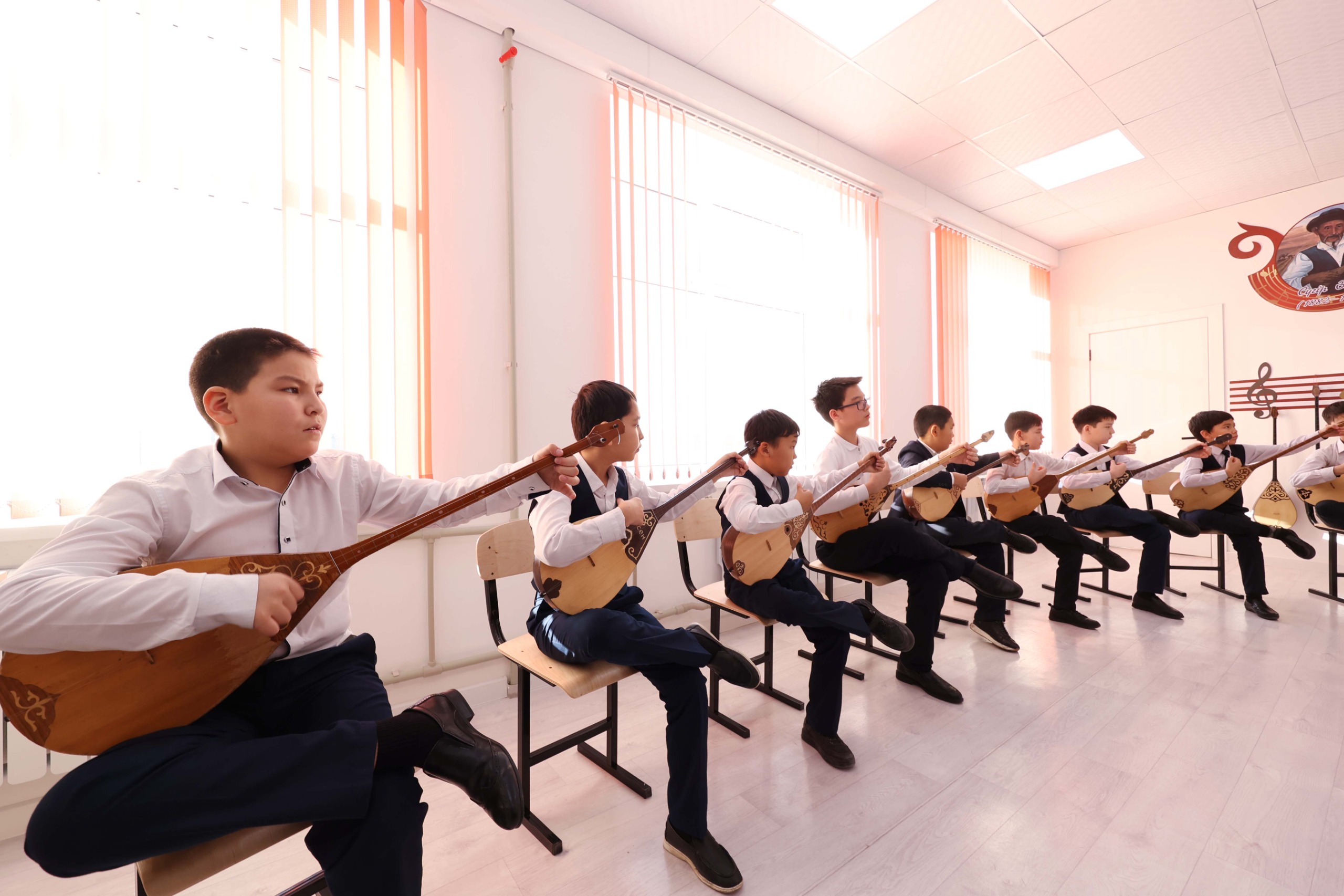 Біз видео Бұлшық ет жігіттің жыныс мүшесі